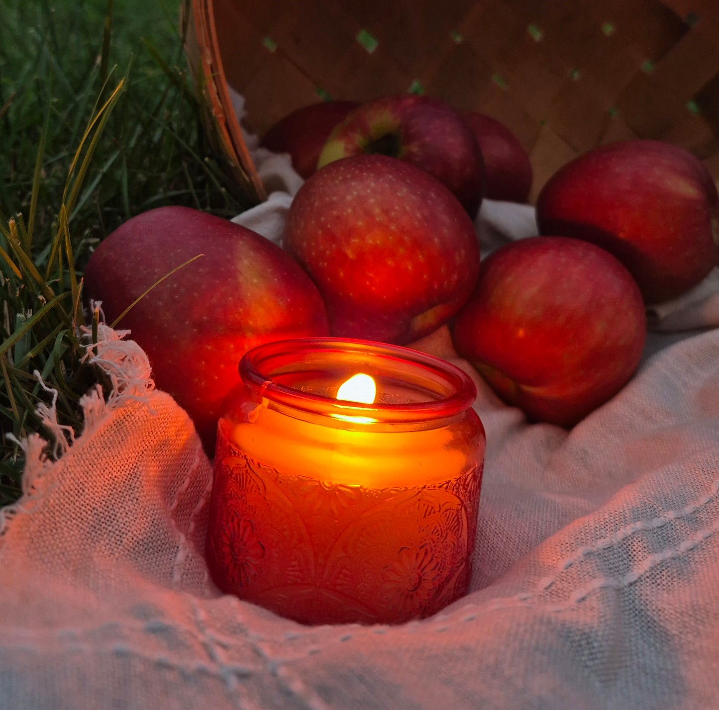 The Apple Orchard- 4oz